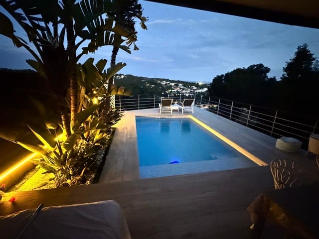 5 soverom Villa til salgs i Cubelles med svømmebasseng garasje - € 465 000 (Ref: 9698908)