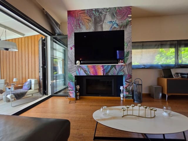 5 soverom Villa til salgs i Cubelles med svømmebasseng garasje - € 465 000 (Ref: 9698908)