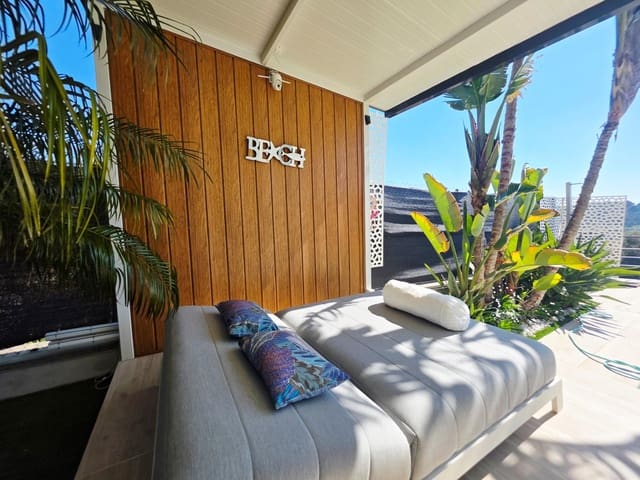 5 soverom Villa til salgs i Cubelles med svømmebasseng garasje - € 465 000 (Ref: 9698908)