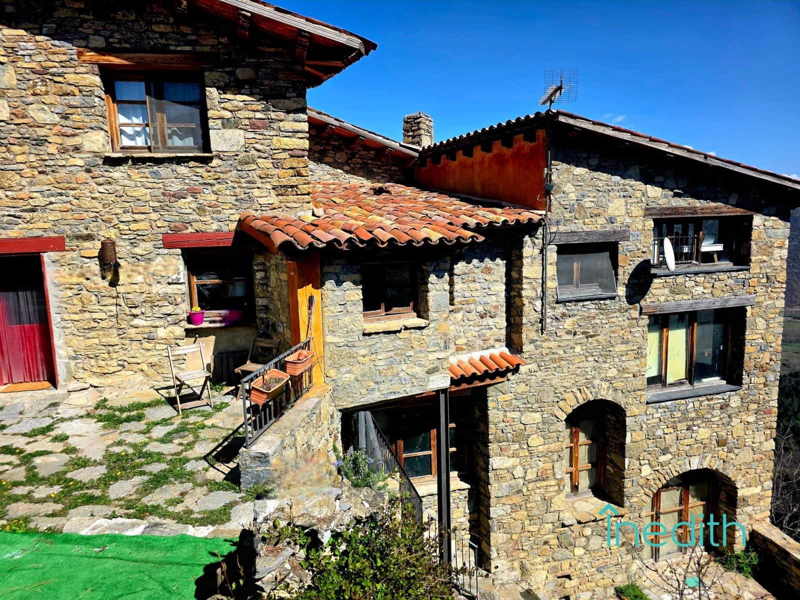 5 soveværelse Semi-Rækkehus til salg i El Pont de Bar - € 395.000 (Ref: 9707556)