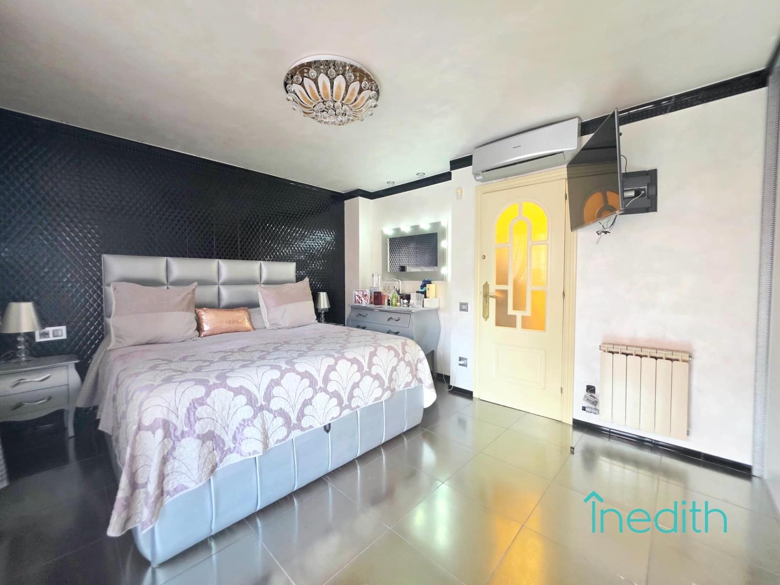 5 bedroom Terraced Villa for sale in Viladecans with garage - € 650,000 (Ref: 9763676)