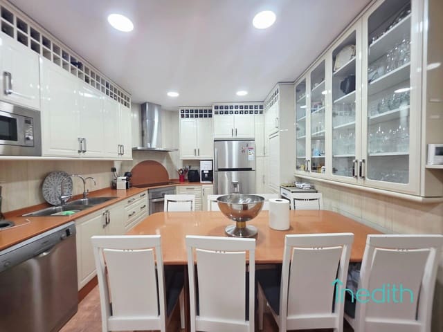 5 chambre Villa/Maison Mitoyenne à vendre à Viladecans avec garage - 650 000 € (Ref: 9763676)