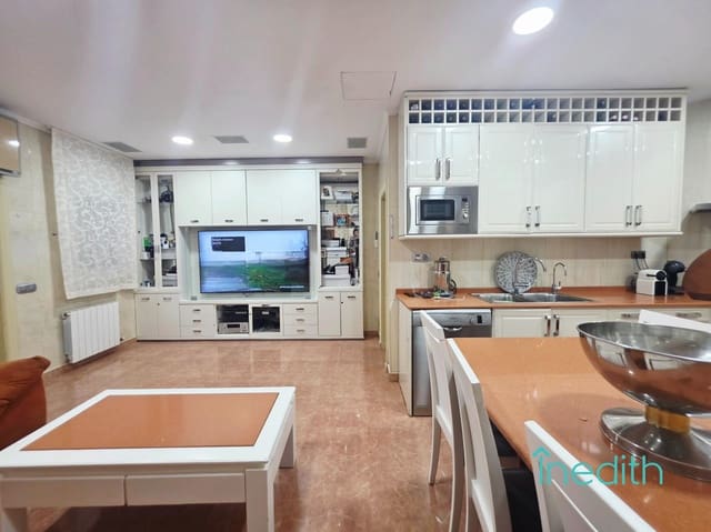 5 chambre Villa/Maison Mitoyenne à vendre à Viladecans avec garage - 650 000 € (Ref: 9763676)