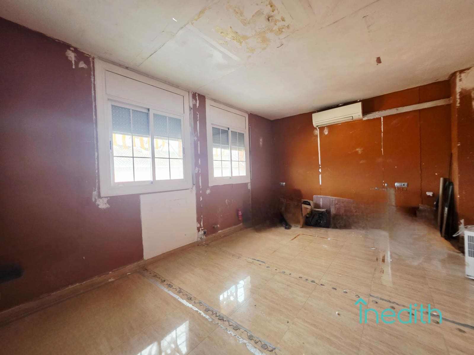 5 bedroom Terraced Villa for sale in Viladecans with garage - € 650,000 (Ref: 9763676)