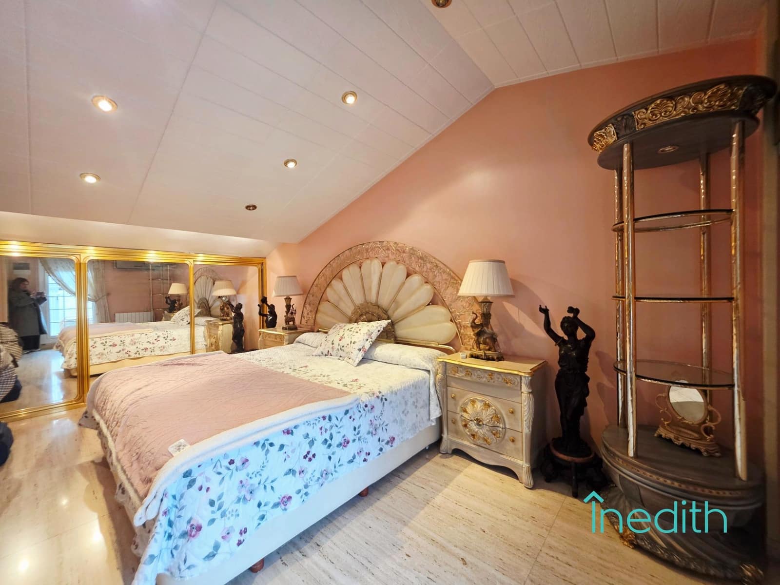 5 bedroom Terraced Villa for sale in Viladecans with garage - € 650,000 (Ref: 9763676)