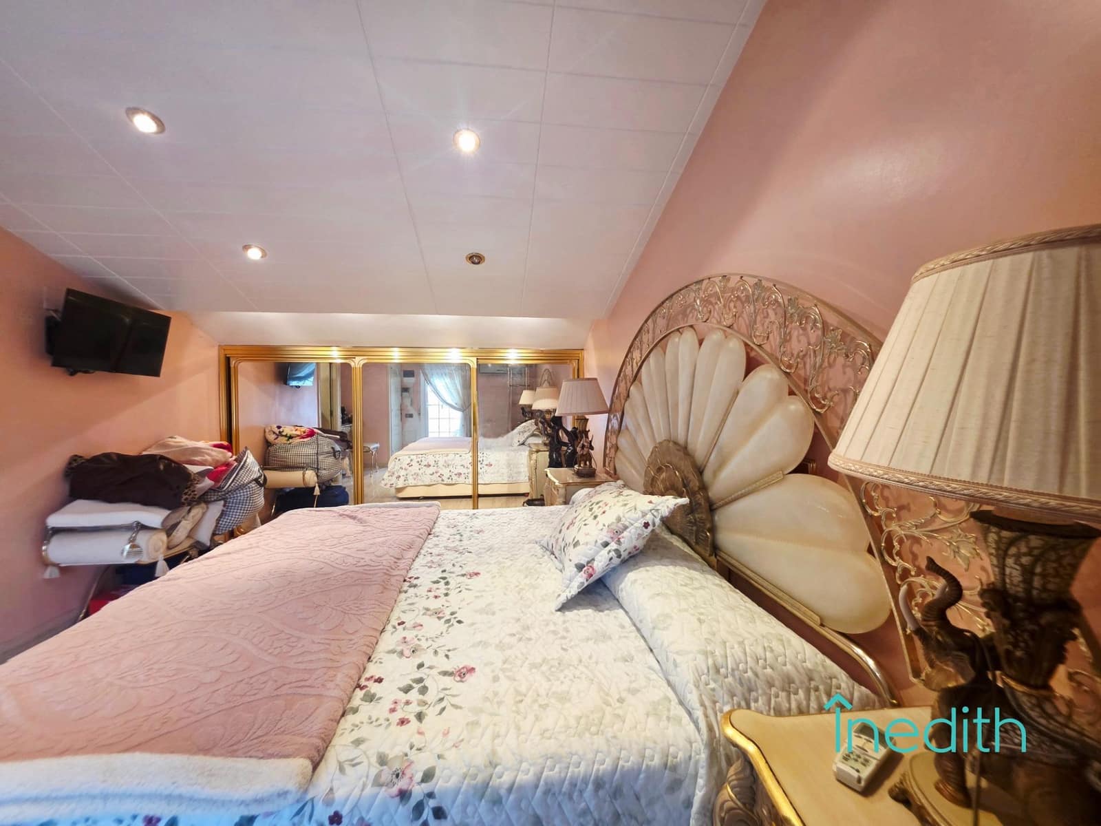 5 bedroom Terraced Villa for sale in Viladecans with garage - € 650,000 (Ref: 9763676)