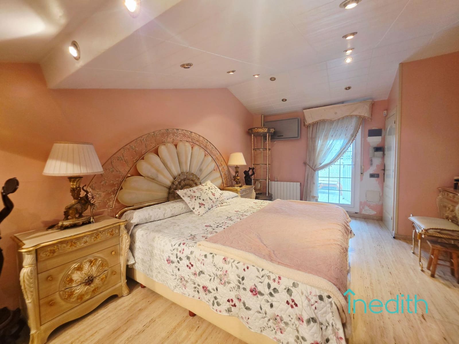 5 bedroom Terraced Villa for sale in Viladecans with garage - € 650,000 (Ref: 9763676)