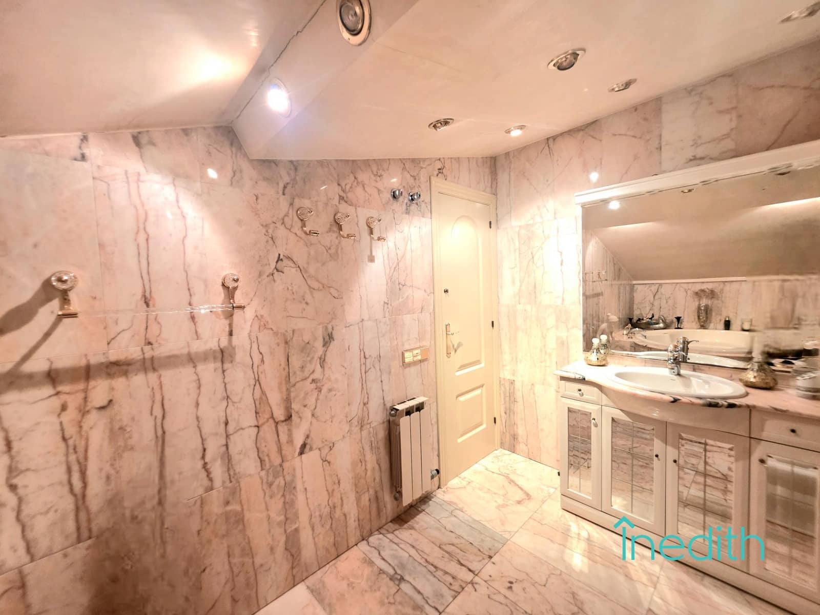 5 bedroom Terraced Villa for sale in Viladecans with garage - € 650,000 (Ref: 9763676)