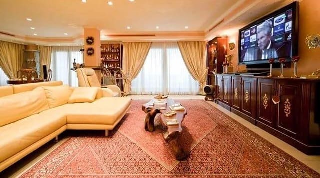12 slaapkamer Villa te koop in Nueva Andalucia, Marbella met garage - € 6.000.000 (Ref: 9367656)