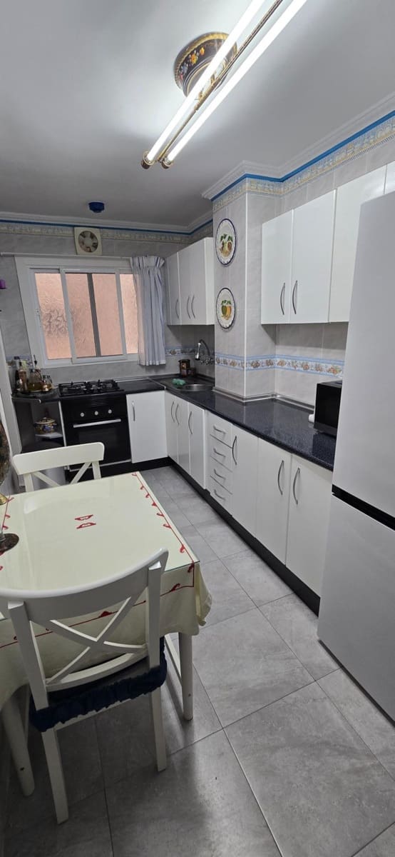 Apartamento de 3 habitaciones en Fuengirola en venta - 295.000 € (Ref: 9367657)