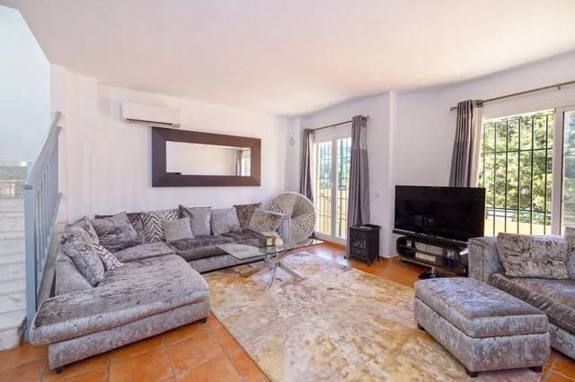 3 sypialnia Dom na sprzedaż w Los Pacos, Fuengirola z garażem - 549 000 € (Ref: 9417666)