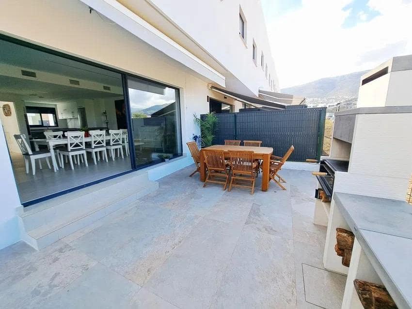 3 chambre Villa/Maison Mitoyenne à vendre à Alhaurin de la Torre avec piscine garage - 545 000 € (Ref: 9419880)