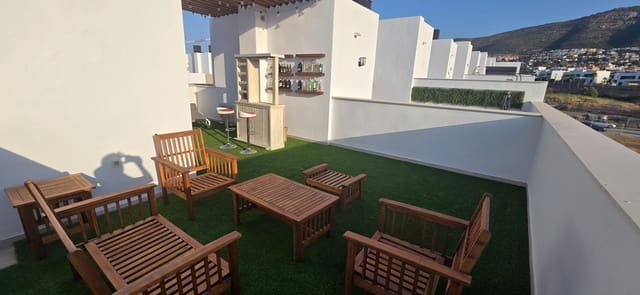 3 soveværelse Rækkehus til salg i Alhaurín de la Torre med swimmingpool garage - € 545.000 (Ref: 9419880)