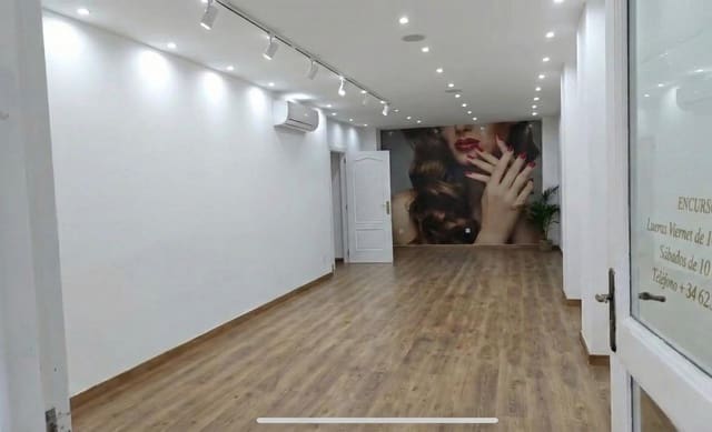 2 makuuhuone Kaupallinen vuokrattavana paikassa Fuengirola mukana uima-altaan - 1 200 € (Ref: 9433632)