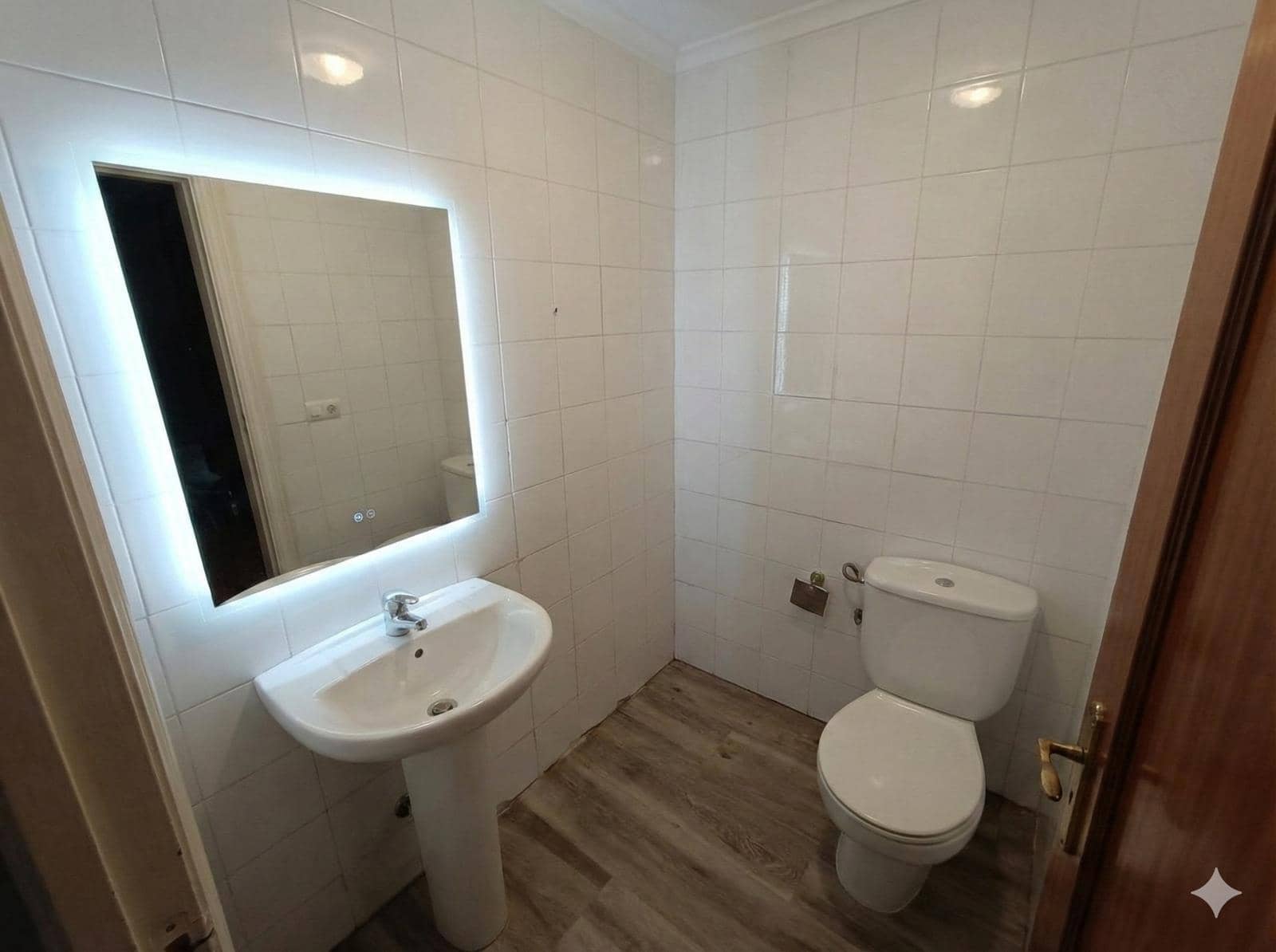 2 bedroom Commercial for rent in Fuengirola with pool - € 1,200 (Ref: 9433632)