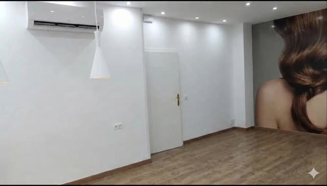 2 makuuhuone Kaupallinen vuokrattavana paikassa Fuengirola mukana uima-altaan - 1 200 € (Ref: 9433632)