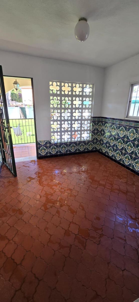 5 bedroom Villa for sale in El Coto with pool garage - € 700,000 (Ref: 9504372)