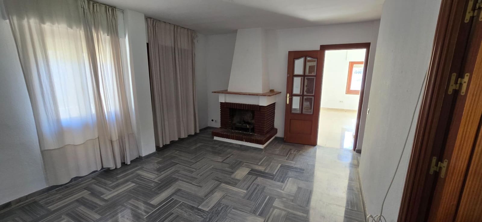 5 bedroom Villa for sale in El Coto with pool garage - € 700,000 (Ref: 9504372)