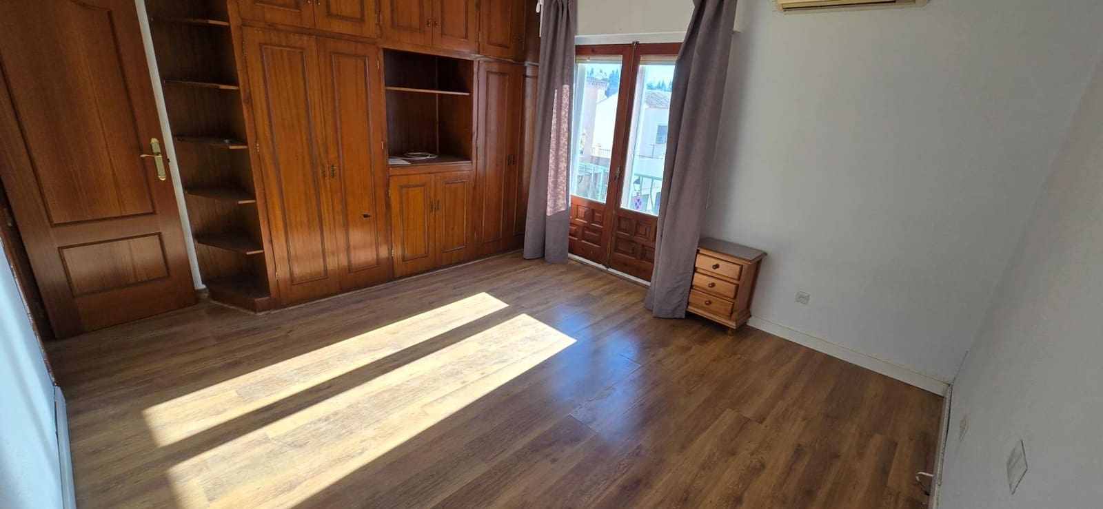 5 bedroom Villa for sale in El Coto with pool garage - € 700,000 (Ref: 9504372)