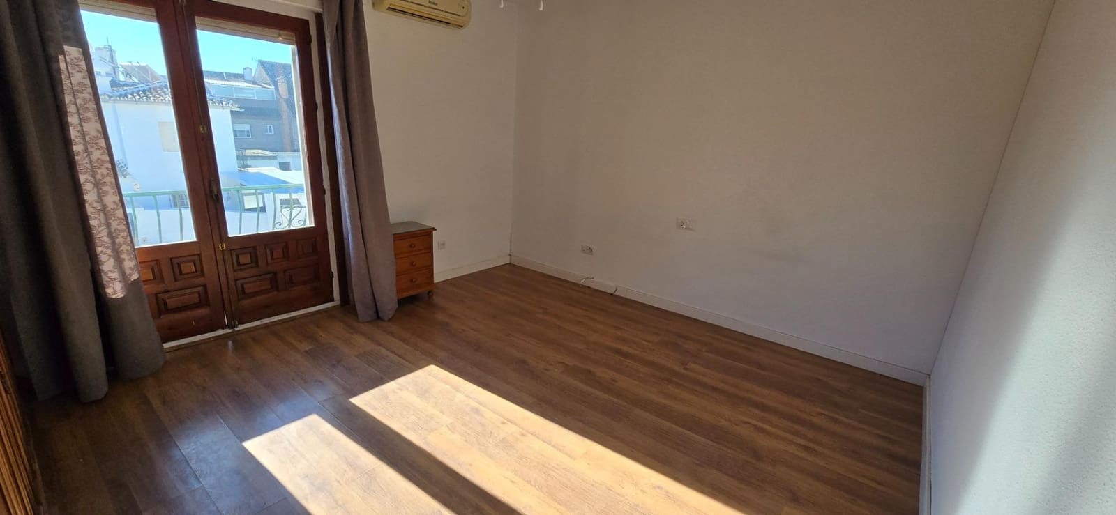 5 bedroom Villa for sale in El Coto with pool garage - € 700,000 (Ref: 9504372)