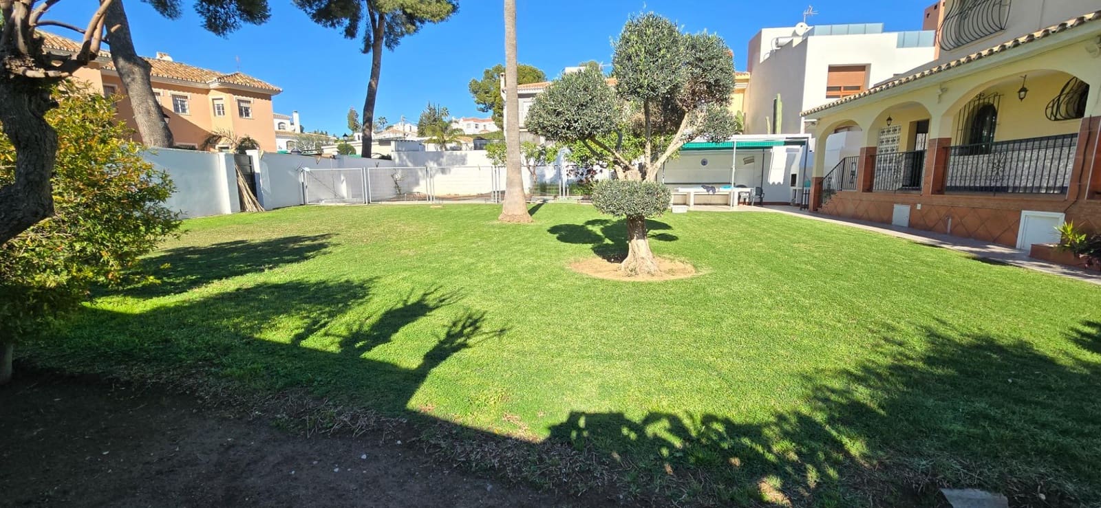 5 bedroom Villa for sale in El Coto with pool garage - € 700,000 (Ref: 9504372)