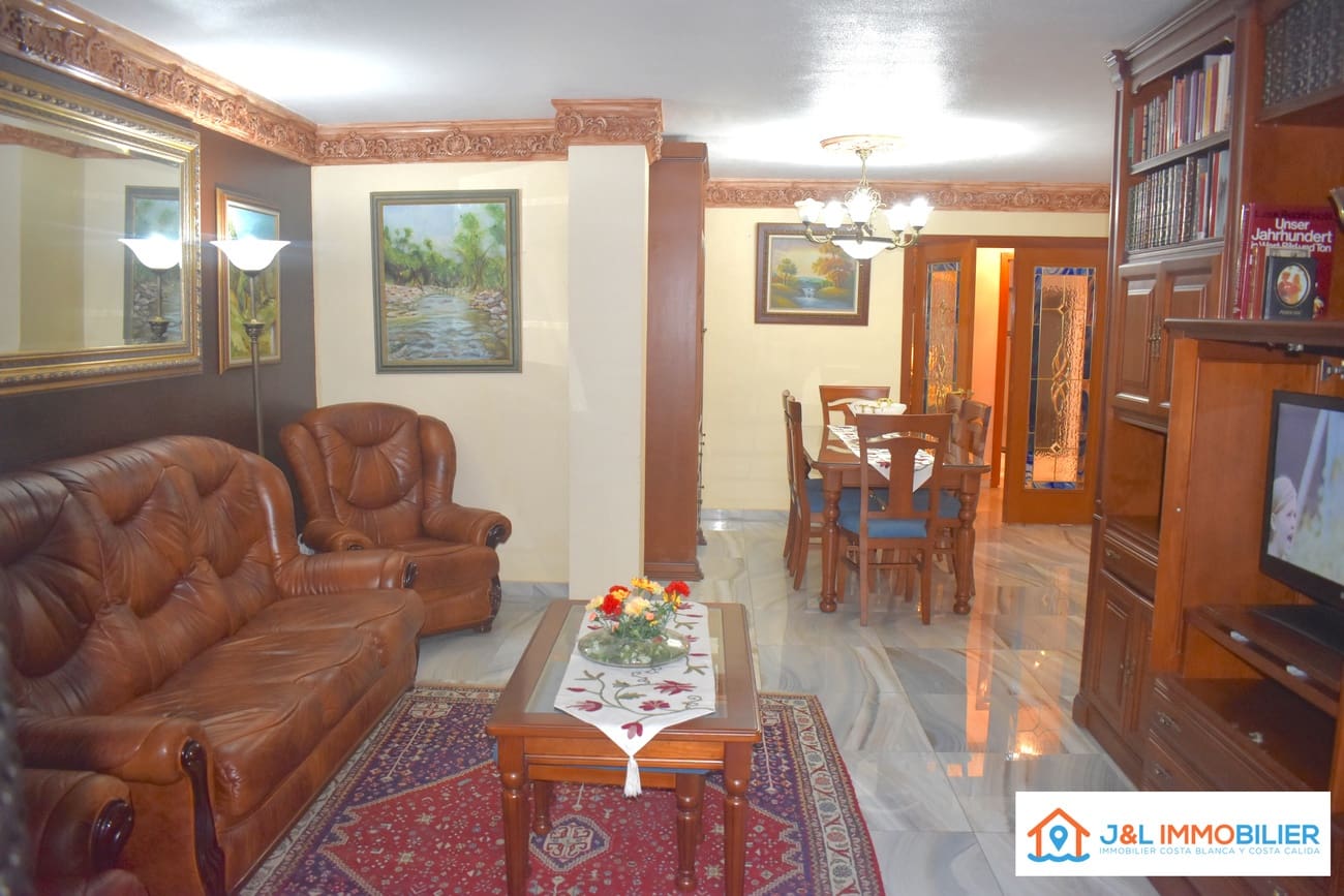 3 makuuhuone Huoneisto myytävänä paikassa Alicante kaupunki mukana 
autotalli - 545 000 € (Ref: 9736196)