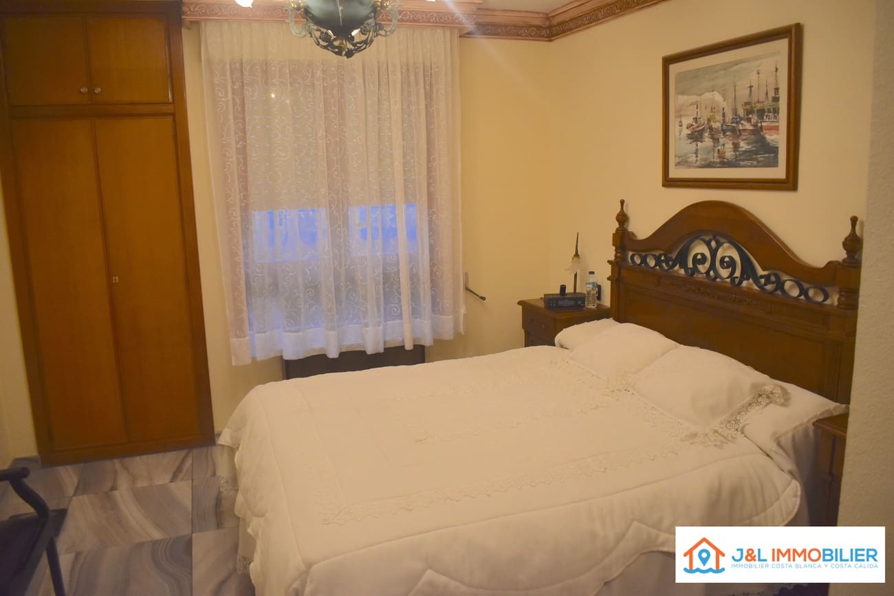 3 makuuhuone Huoneisto myytävänä paikassa Alicante kaupunki mukana 
autotalli - 545 000 € (Ref: 9736196)