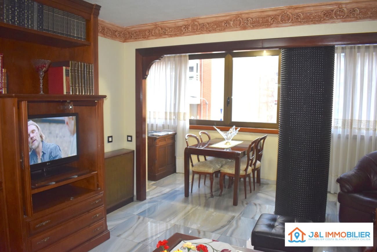 3 makuuhuone Huoneisto myytävänä paikassa Alicante kaupunki mukana 
autotalli - 545 000 € (Ref: 9736196)