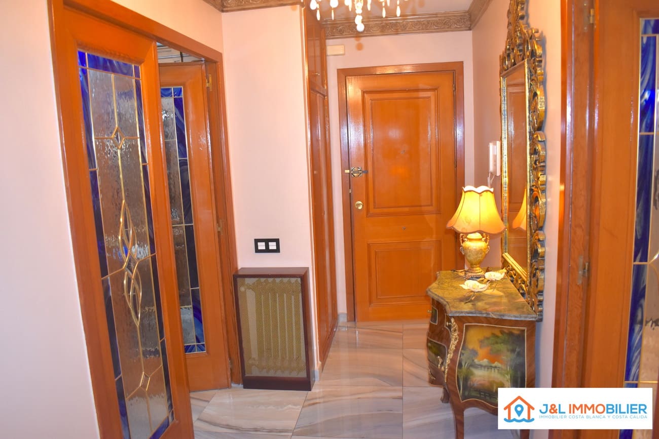 3 makuuhuone Huoneisto myytävänä paikassa Alicante kaupunki mukana 
autotalli - 545 000 € (Ref: 9736196)