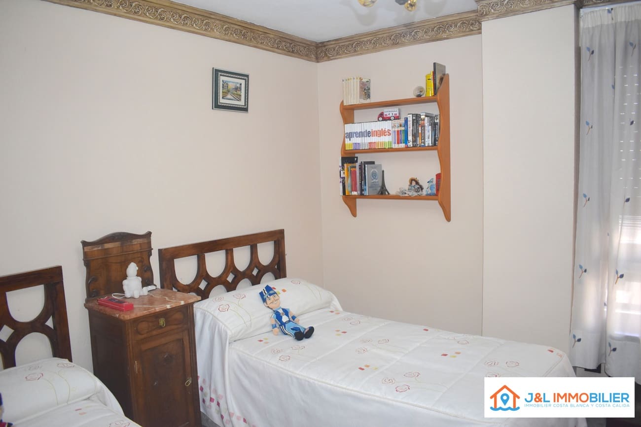 3 makuuhuone Huoneisto myytävänä paikassa Alicante kaupunki mukana 
autotalli - 545 000 € (Ref: 9736196)