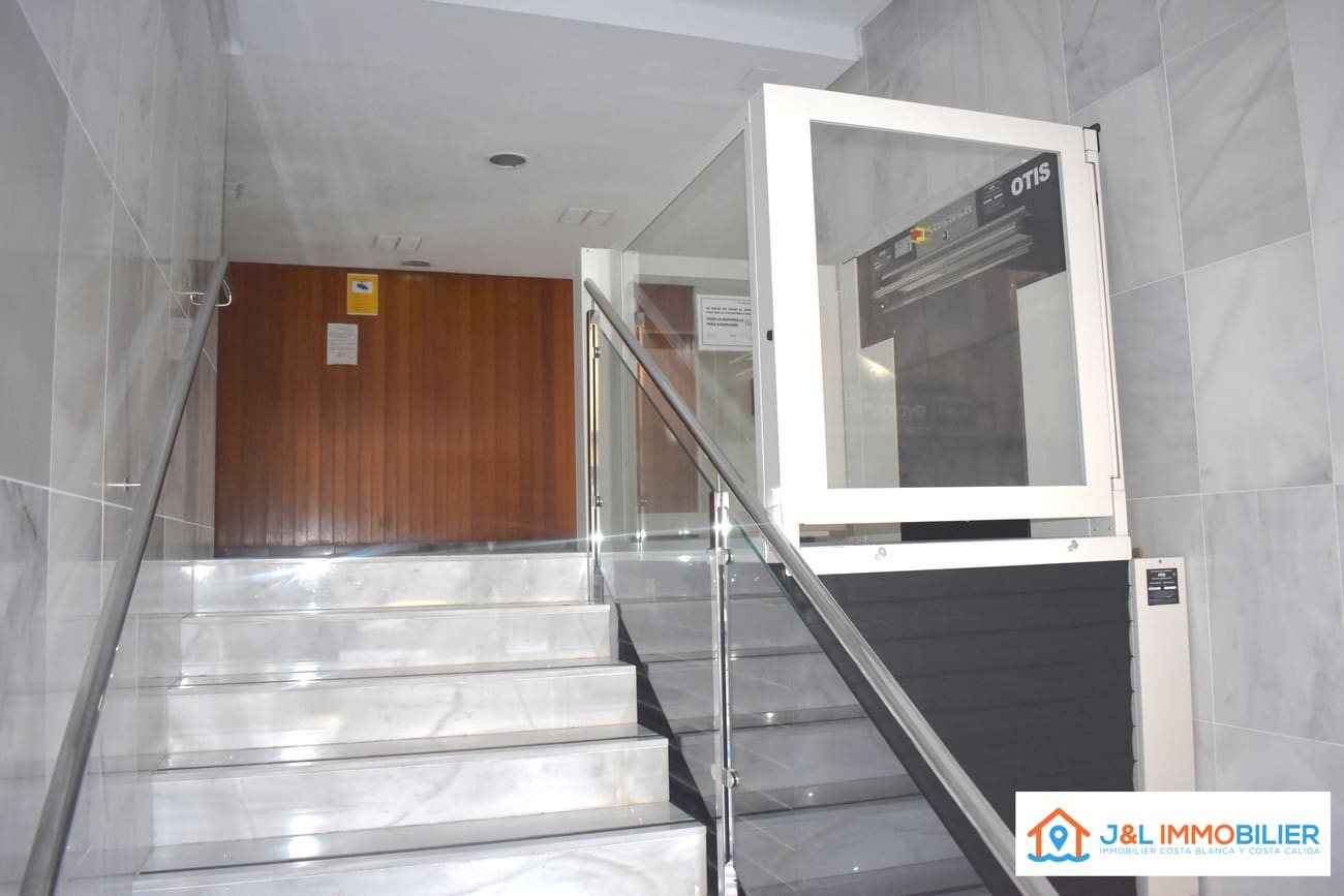 3 makuuhuone Huoneisto myytävänä paikassa Alicante kaupunki mukana 
autotalli - 545 000 € (Ref: 9736196)