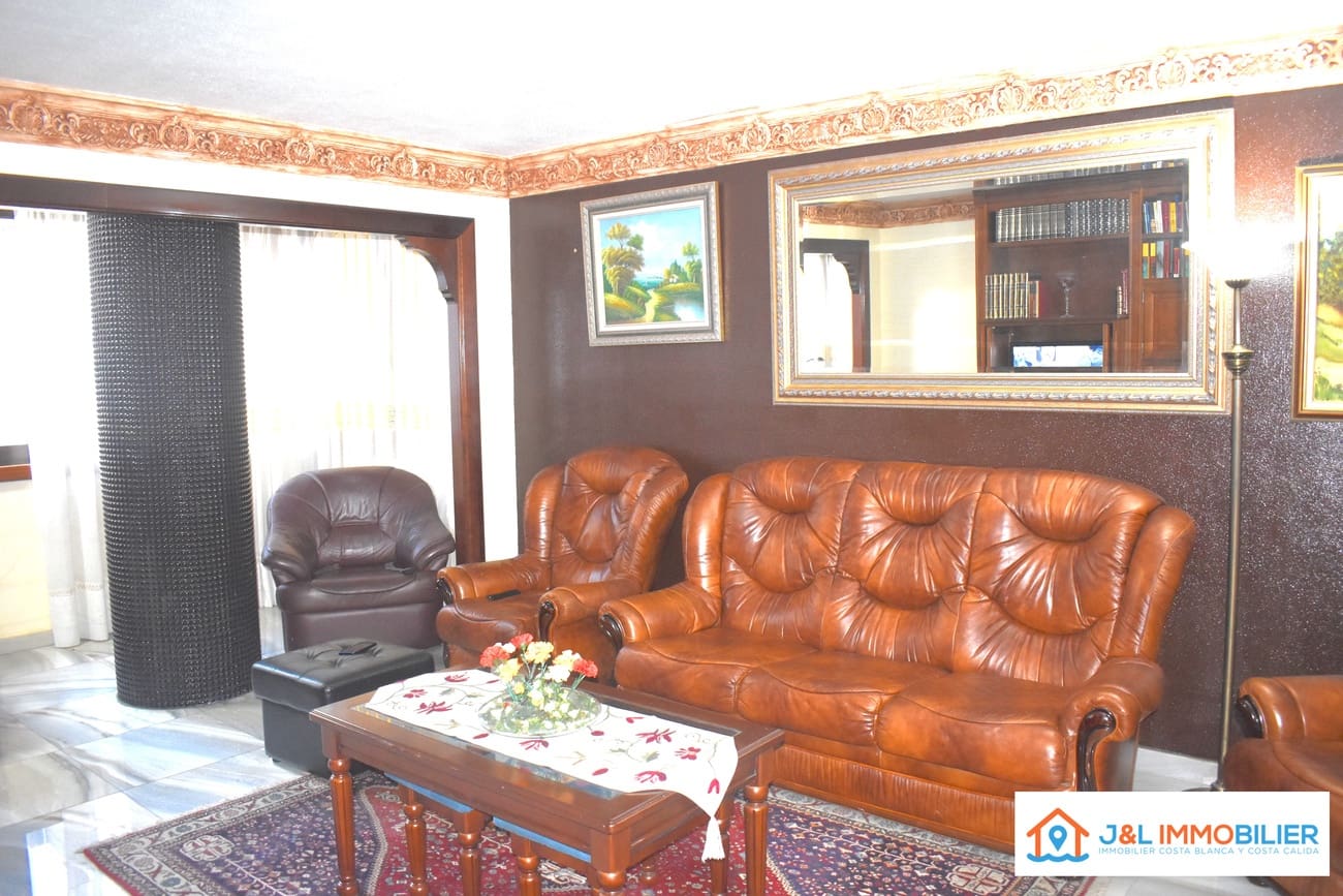 3 makuuhuone Huoneisto myytävänä paikassa Alicante kaupunki mukana 
autotalli - 545 000 € (Ref: 9736196)