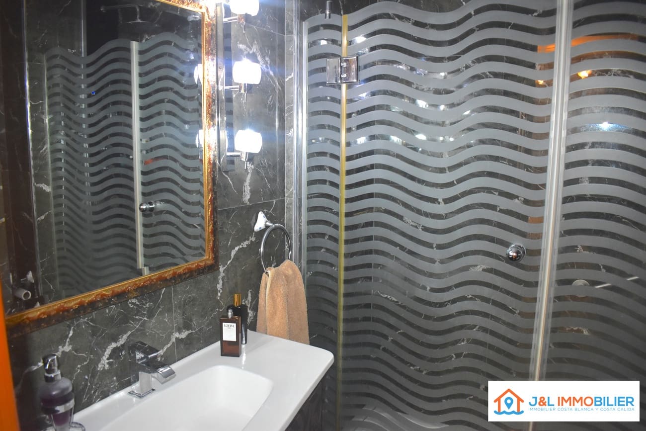 3 makuuhuone Huoneisto myytävänä paikassa Alicante kaupunki mukana 
autotalli - 545 000 € (Ref: 9736196)