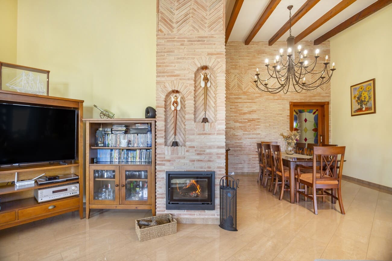 5 slaapkamer Villa te koop in Torrevieja met zwembad - € 1.150.000 (Ref: 9736211)