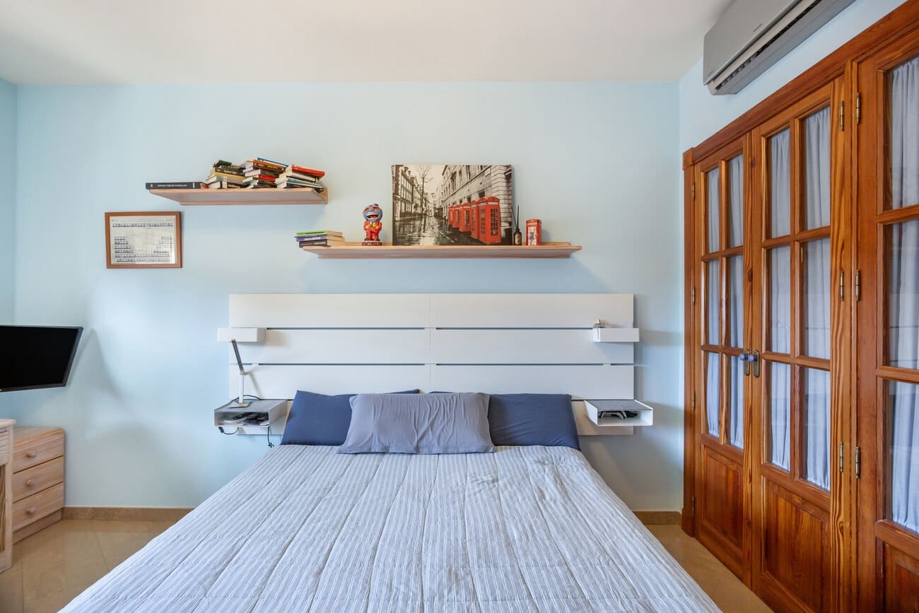 5 slaapkamer Villa te koop in Torrevieja met zwembad - € 1.150.000 (Ref: 9736211)