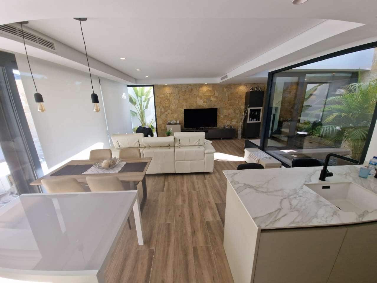 3 slaapkamer Villa te koop in Monforte del Cid met zwembad - € 795.000 (Ref: 9809445)