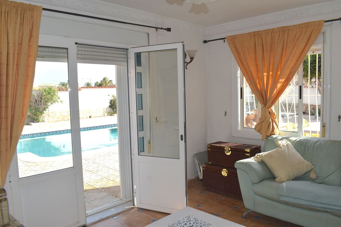 3 sypialnia Willa na sprzedaż w San Fulgencio z basenem garażem - 345 000 € (Ref: 9928186)