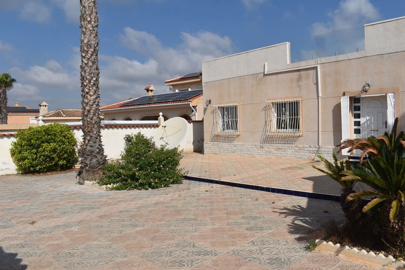 3 sypialnia Willa na sprzedaż w San Fulgencio z basenem garażem - 345 000 € (Ref: 9928186)