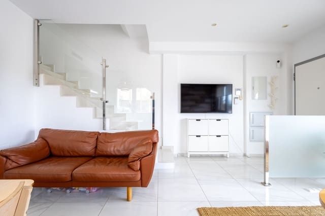 3 sypialnia Dom na sprzedaż w Los Balcones z basenem garażem - 429 000 € (Ref: 9928196)