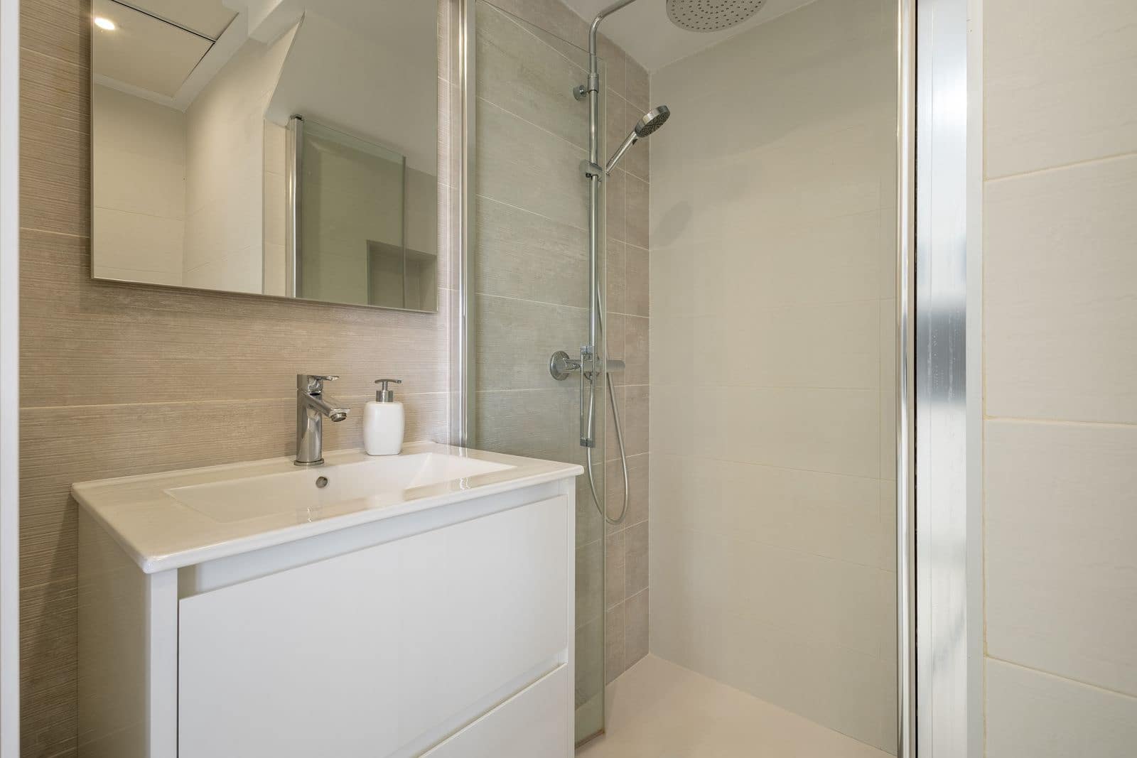 3 sypialnia Dom na sprzedaż w Los Balcones z basenem garażem - 429 000 € (Ref: 9928196)