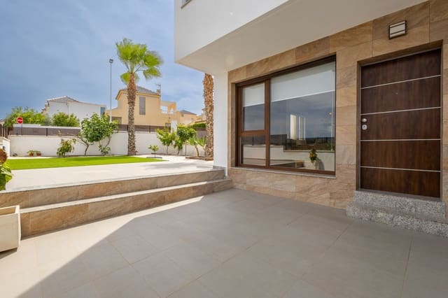 3 sypialnia Dom na sprzedaż w Los Balcones z basenem garażem - 429 000 € (Ref: 9928196)
