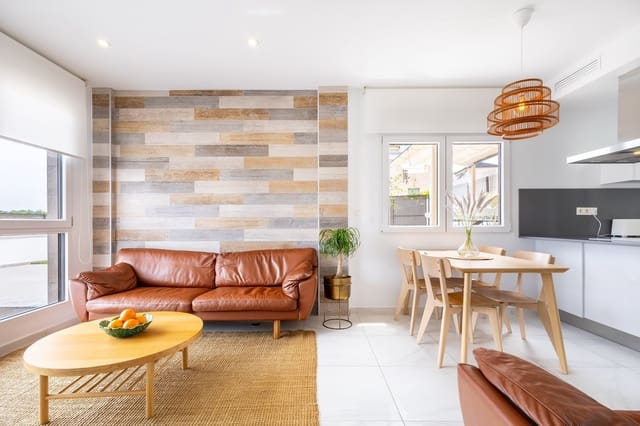 3 sypialnia Dom na sprzedaż w Los Balcones z basenem garażem - 429 000 € (Ref: 9928196)