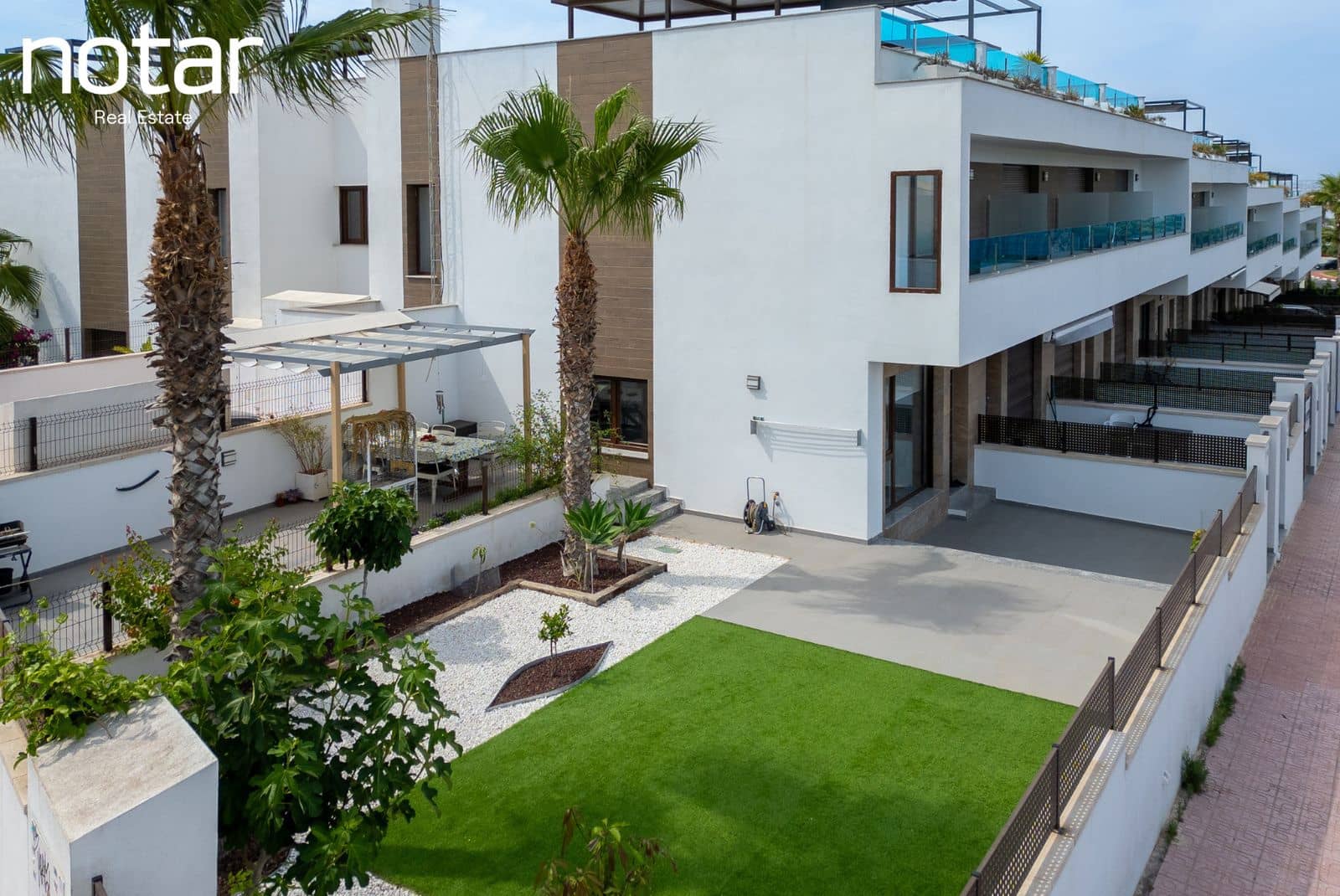 3 sypialnia Dom na sprzedaż w Los Balcones z basenem garażem - 429 000 € (Ref: 9928196)
