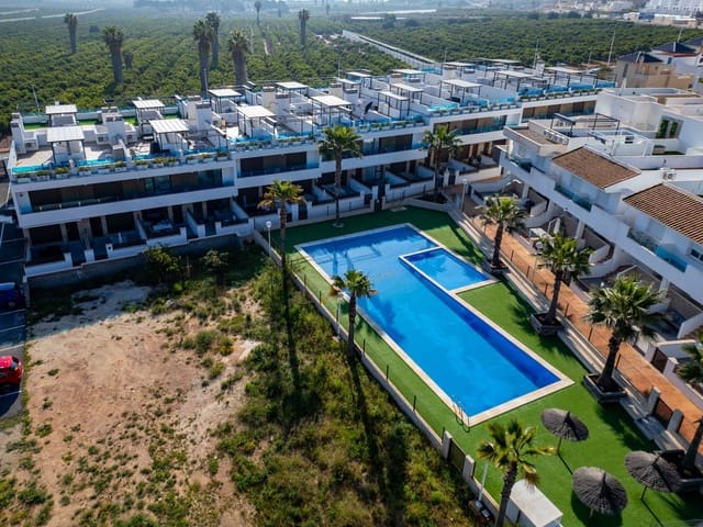 3 sypialnia Dom na sprzedaż w Los Balcones z basenem garażem - 429 000 € (Ref: 9928196)