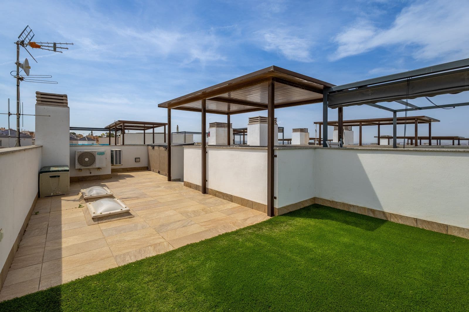 3 sypialnia Dom na sprzedaż w Los Balcones z basenem garażem - 429 000 € (Ref: 9928196)