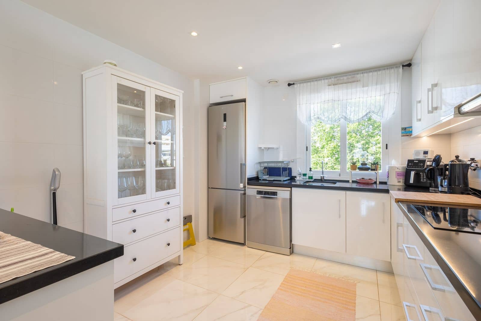 2 bedroom Apartment for sale in Torrevieja with pool garage - € 270,000 (Ref: 9928198)
