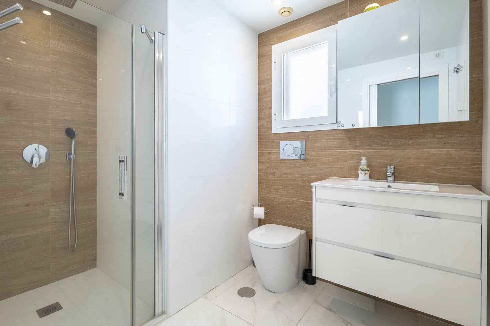 2 bedroom Apartment for sale in Torrevieja with pool garage - € 270,000 (Ref: 9928198)