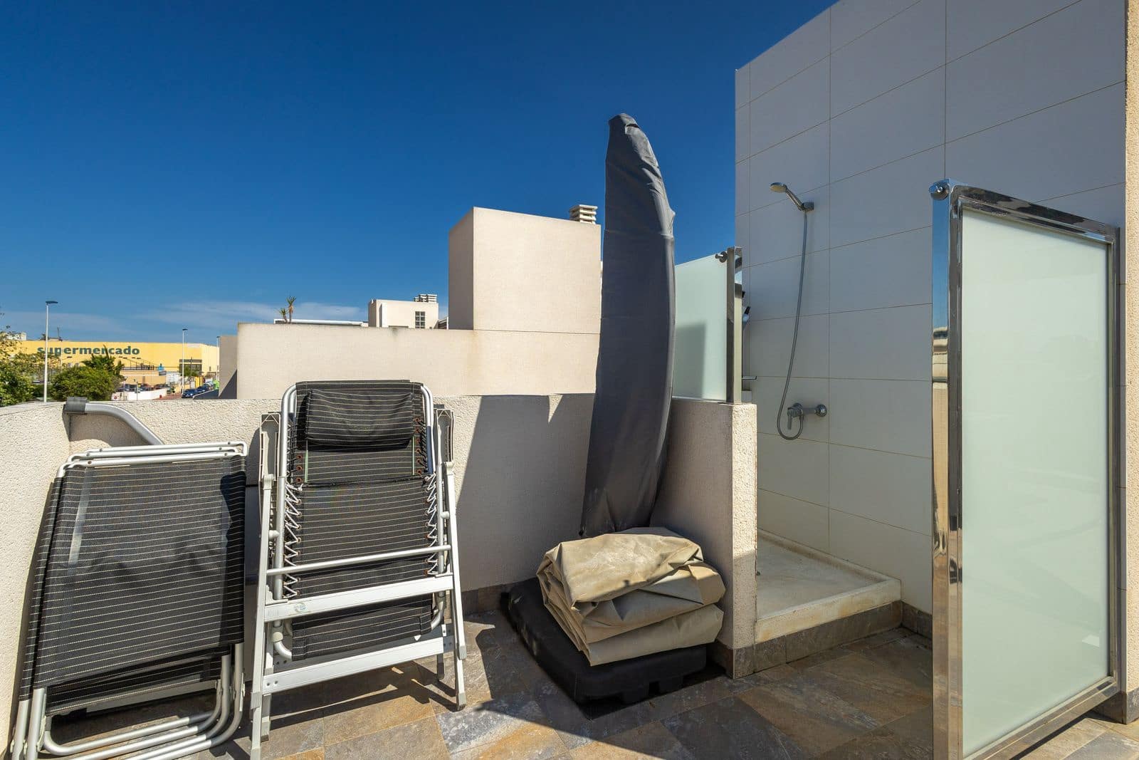 2 bedroom Apartment for sale in Torrevieja with pool garage - € 270,000 (Ref: 9928198)