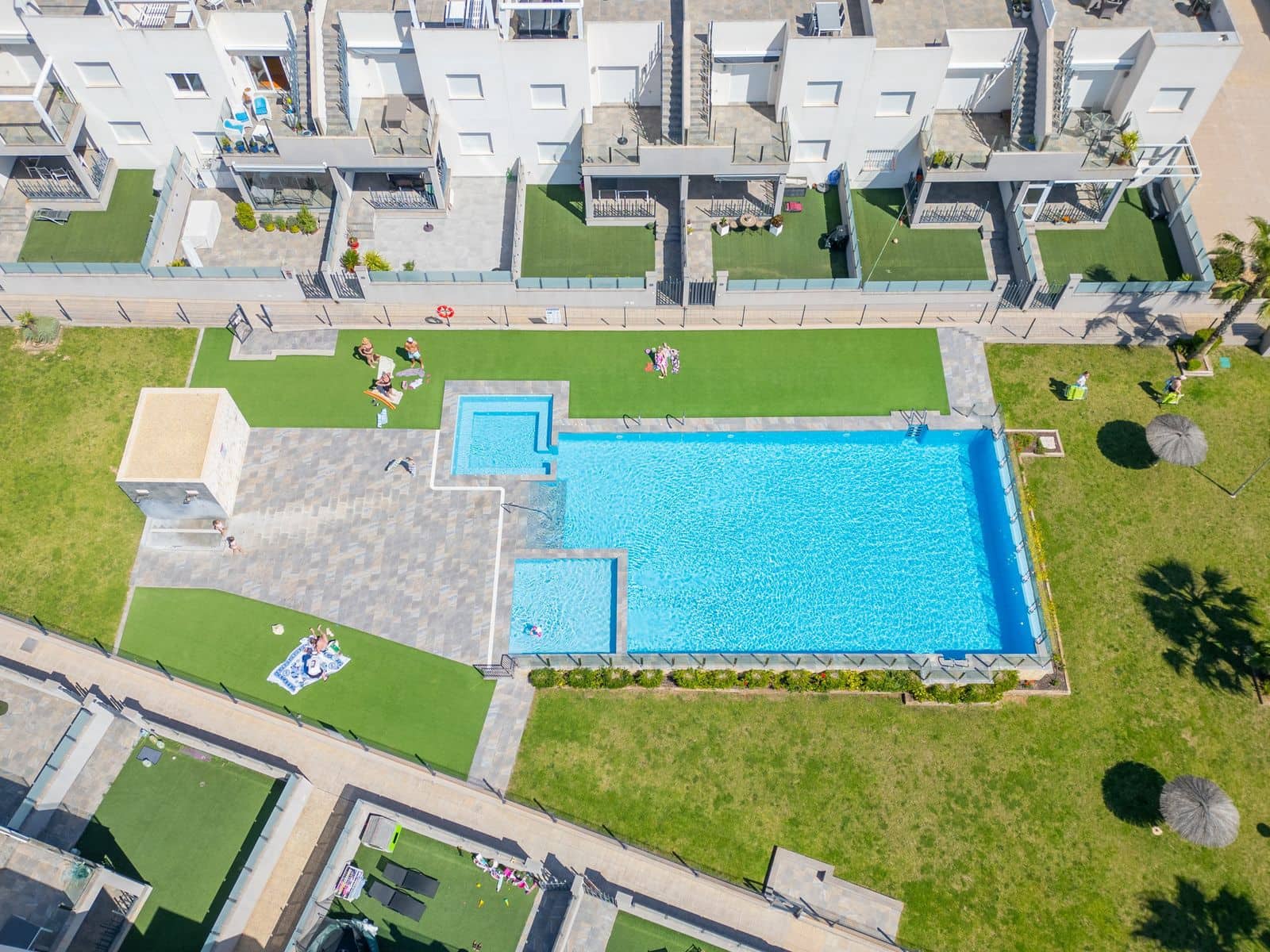 2 bedroom Apartment for sale in Torrevieja with pool garage - € 270,000 (Ref: 9928198)