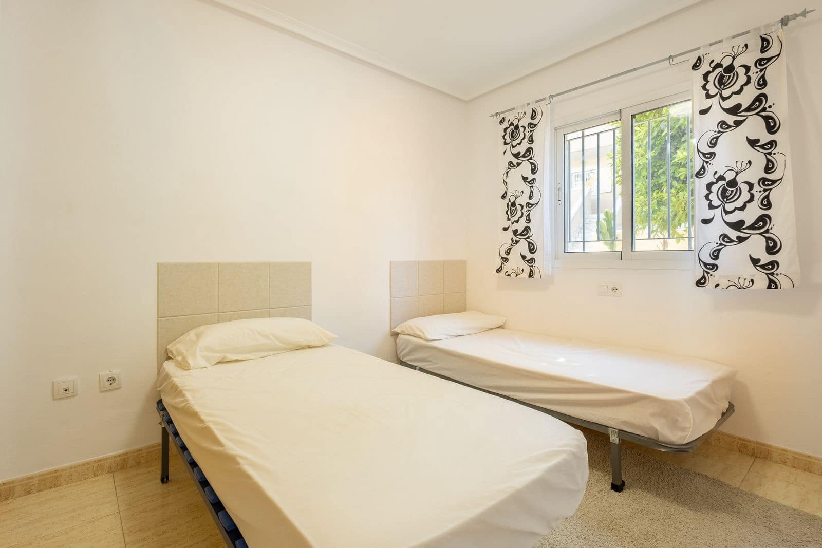 3 bedroom Apartment for sale in Playa Flamenca with pool garage - € 339,000 (Ref: 9928199)